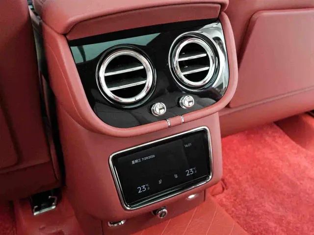 Bentley Bentayga Hybrid — Фото автомобиля 19