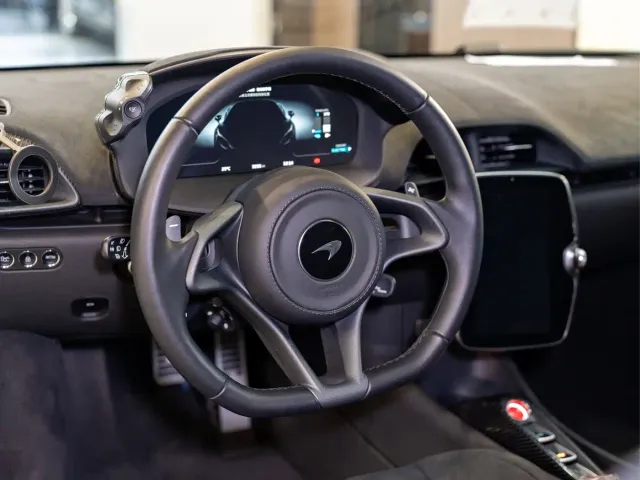 McLaren Artura — Фото автомобиля 8
