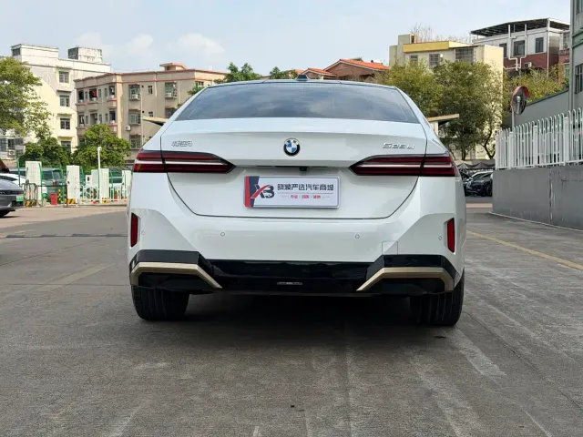 BMW 5 Series — Фото автомобиля 3