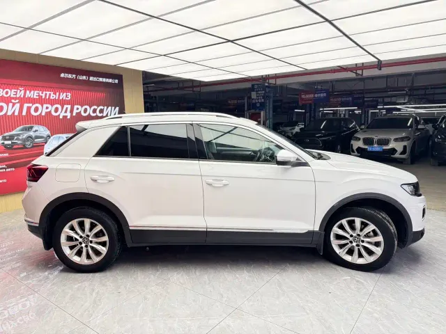 Volkswagen T-Roc — Фото автомобиля 4