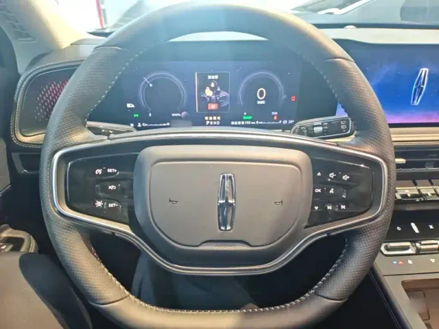 Lincoln Corsair — Фото автомобиля 10
