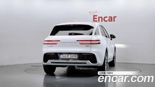 Genesis GV70 — Фото автомобиля 3