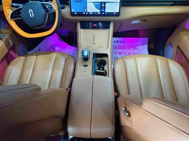 AITO Wenjie AITO M7 2024 1.5T Smart Drive 4WD Ultra 6-seater — Фото автомобиля 13