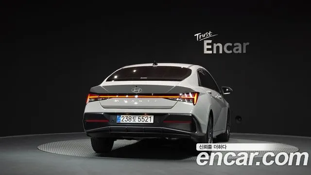 Hyundai Avante — Фото автомобиля 4