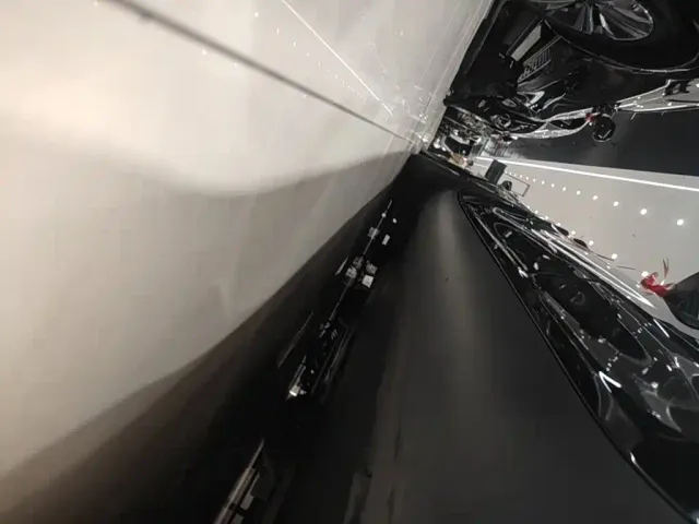 Tesla Model Y — Фото автомобиля 21