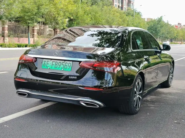Mercedes-Benz E-Class — Фото автомобиля 9