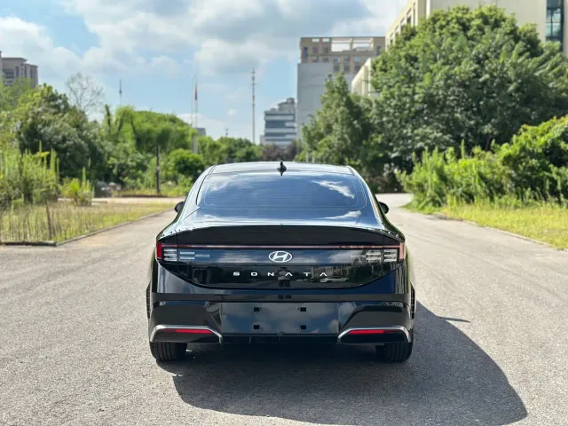 Hyundai Sonata — Фото автомобиля 5