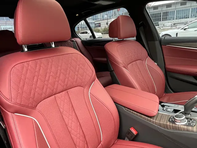 BMW 5 Series — Фото автомобиля 9
