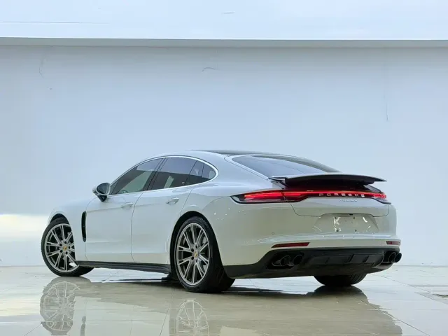 Porsche Panamera — Фото автомобиля 7