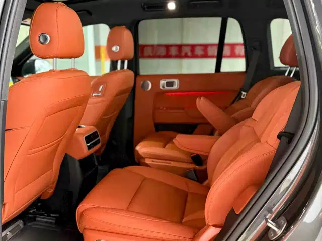 Li Auto L8 — Фото автомобиля 15