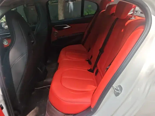 BMW 1 Series — Фото автомобиля 16