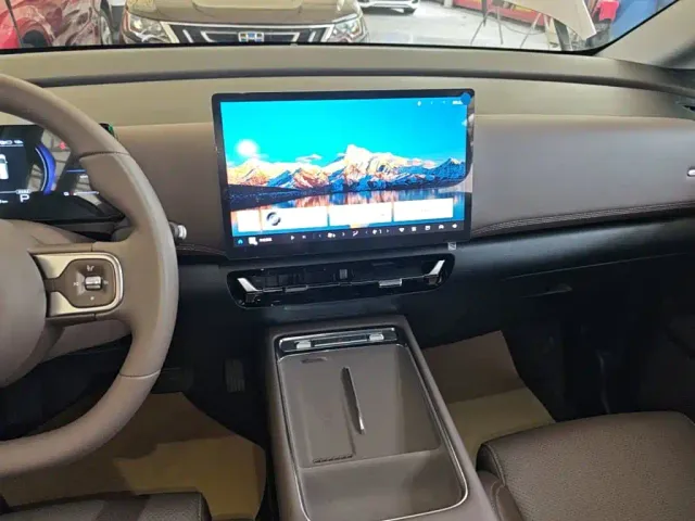 Wuling Starlight 730 — Фото автомобиля 12