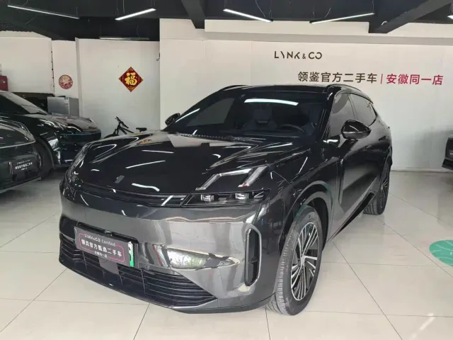 Фотография автомобиля — Lynk & Co 08 EM-P