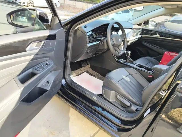 Volkswagen Passat — Фото автомобиля 15