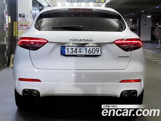 Maserati Levante — Фото автомобиля 5