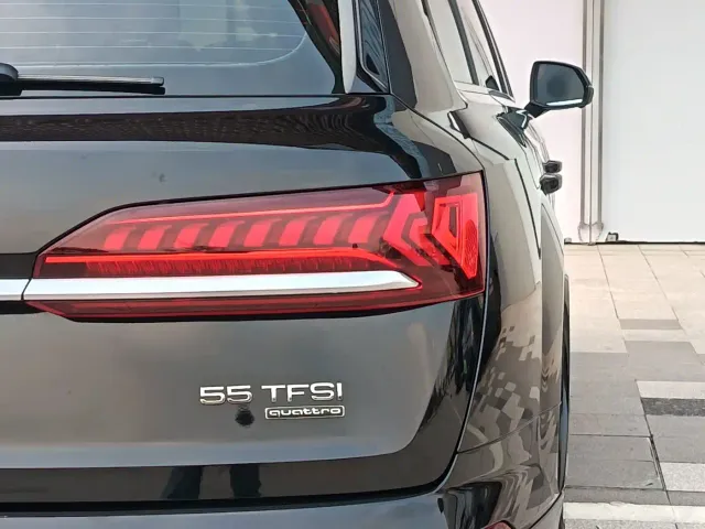 Audi Q7 — Фото автомобиля 23