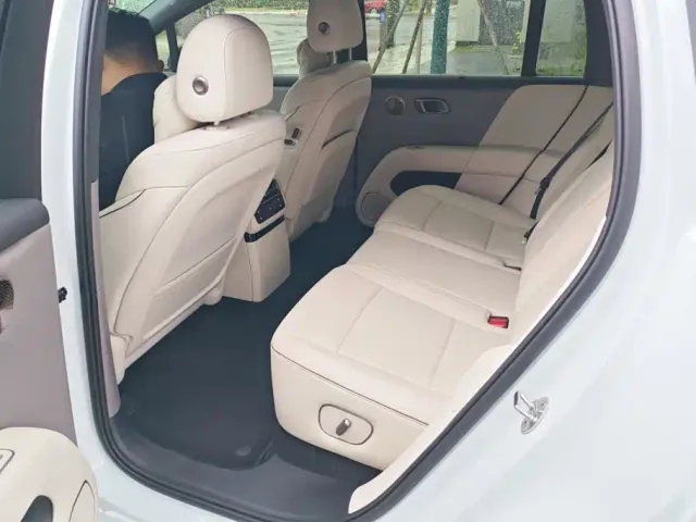 Li Auto i6 — Фото автомобиля 11