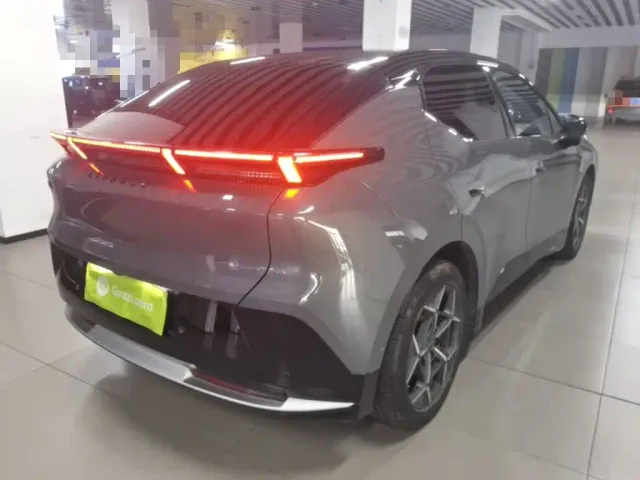 Lynk & Co Z20 — Фото автомобиля 6