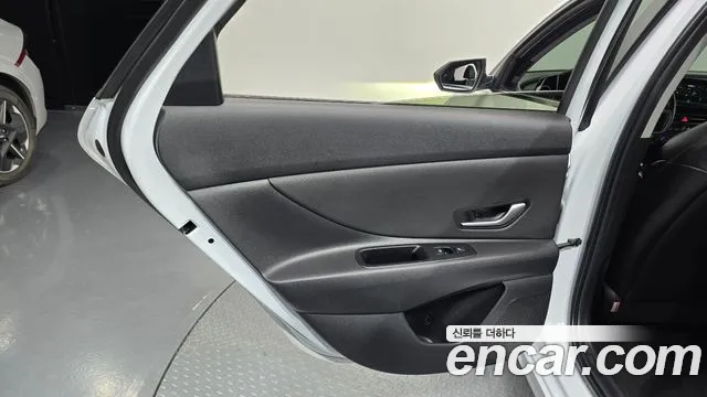 Hyundai Avante CN7 — Фото автомобиля 14