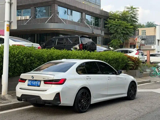 BMW 3 Series — Фото автомобиля 11