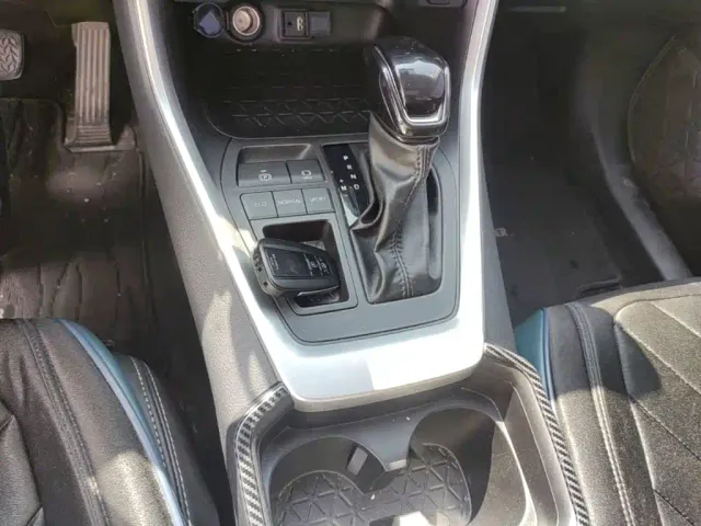Toyota Wildlander — Фото автомобиля 13