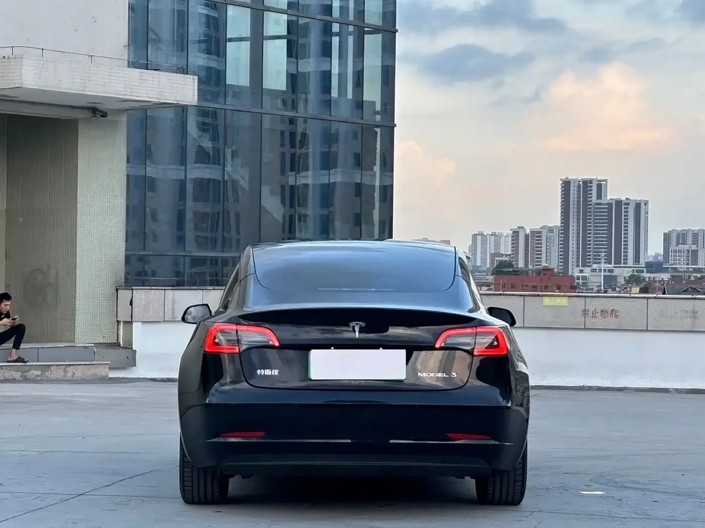 Tesla Model 3 2022 Model Rear-Wheel Drive Version — Фото автомобиля 11