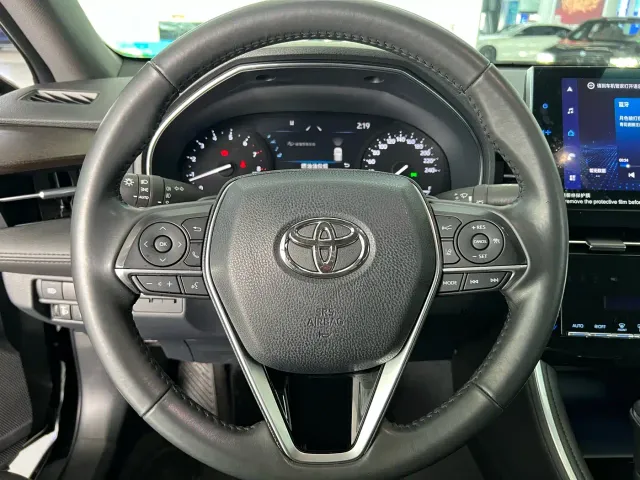 Toyota Avalon — Фото автомобиля 10