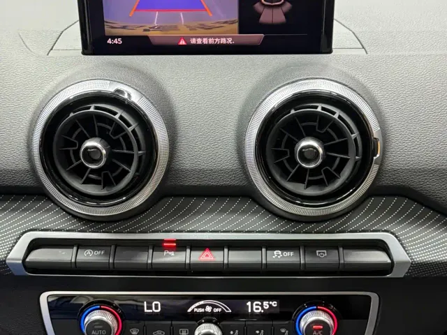 Audi Q2L — Фото автомобиля 20