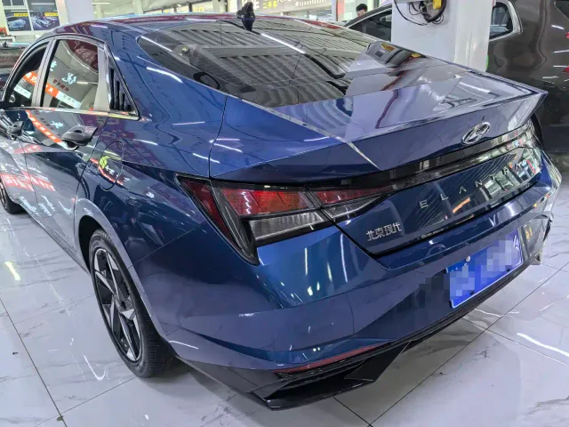 Hyundai Elantra — Фото автомобиля 4