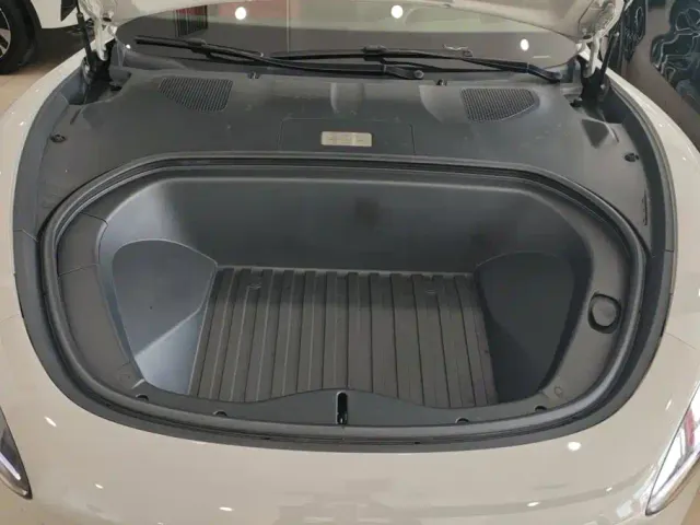 Xiaomi SU7 — Фото автомобиля 10