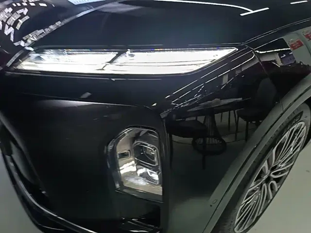 NIO NIO ES8 2025 Base Model — Фото автомобиля 23