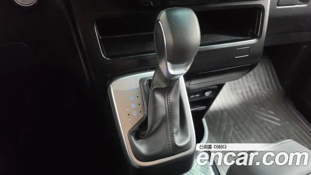 Hyundai Staria — Фото автомобиля 9