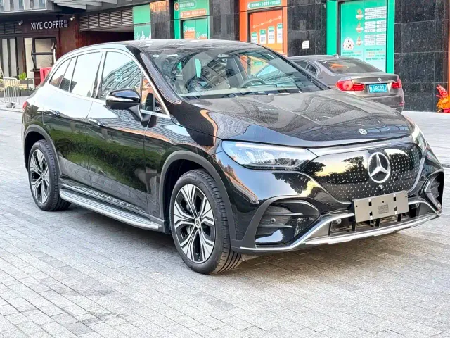 Mercedes-Benz EQE SUV — Фото автомобиля 4