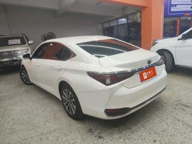 Lexus ES — Фото автомобиля 6