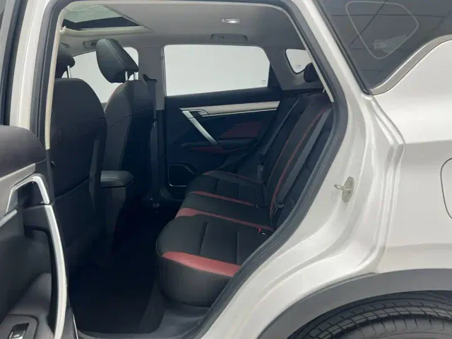 Geely Binyue — Фото автомобиля 8