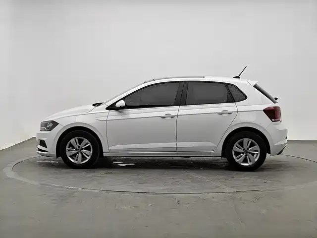 Volkswagen Polo — Фото автомобиля 3