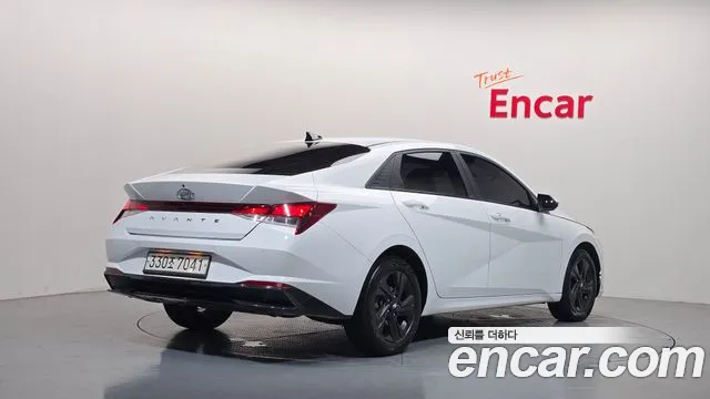 Hyundai Avante CN7 — Фото автомобиля 2