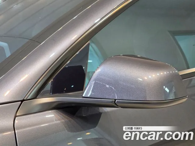 Tesla Model 3 — Фото автомобиля 5