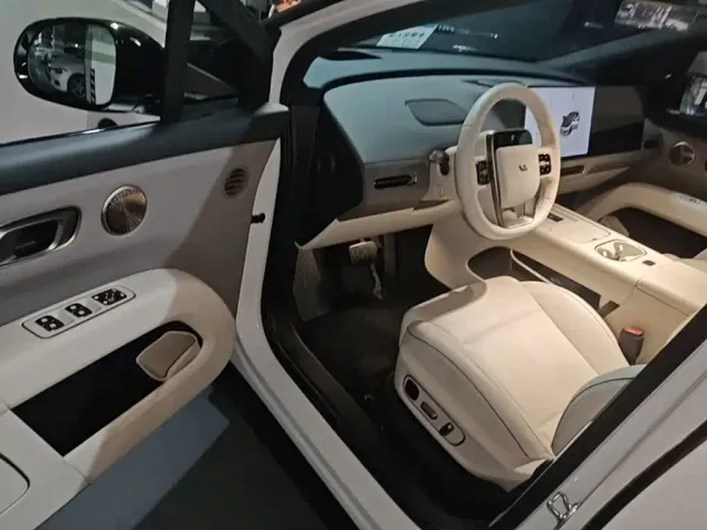 Li Auto i6 — Фото автомобиля 15