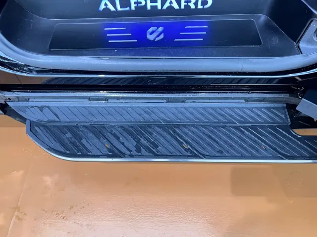 Toyota Alphard — Фото автомобиля 15