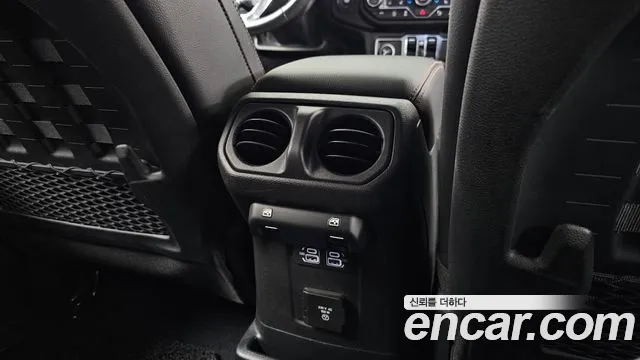 Jeep Wrangler JL — Фото автомобиля 19