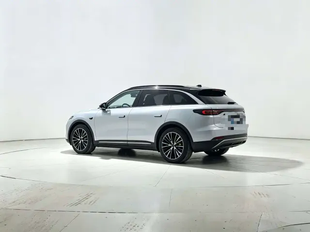 Leapmotor C11 — Фото автомобиля 9