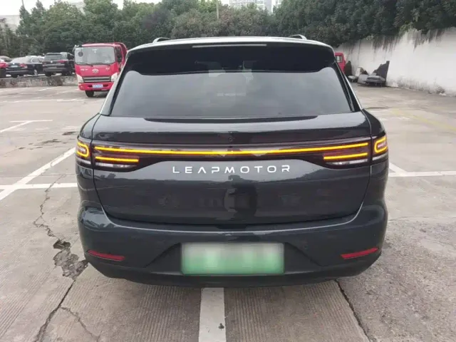 Leapmotor C11 — Фото автомобиля 5