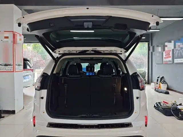 Ford Edge 2021 PLUS EcoBoost 245 FWD Luxury Sharp 7-seater — Фото автомобиля 18