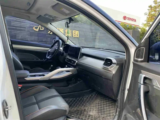 Geely Binyue — Фото автомобиля 6