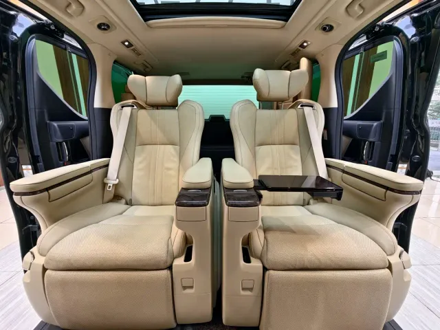 Toyota Vellfire — Фото автомобиля 18