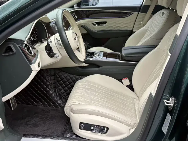 Bentley Flying Spur — Фото автомобиля 4