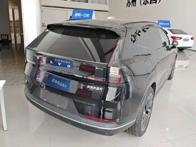Volvo XC70 Plug-in Hybrid — Фото автомобиля 3