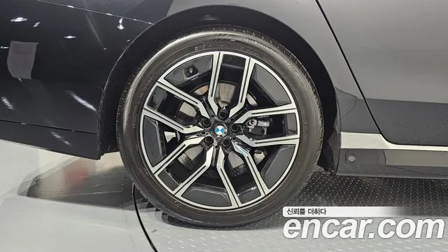 BMW 7 Series G70 — Фото автомобиля 5
