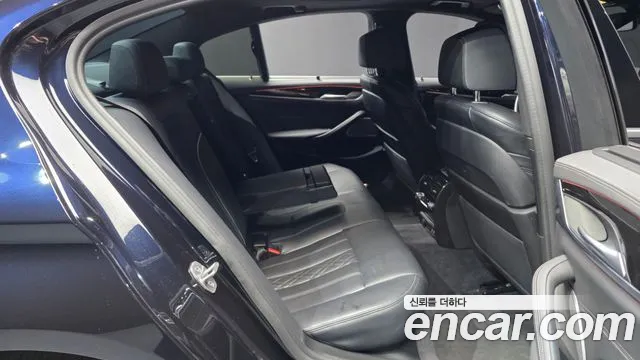 BMW 5 Series G30 — Фото автомобиля 18